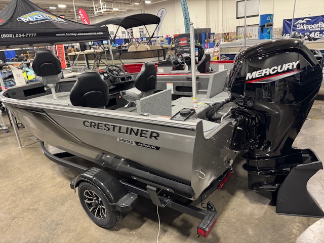2025 Crestliner 1650 Hawk Side Console Jump Seat Powered by a Mercury 90hp Outboard - Image 3