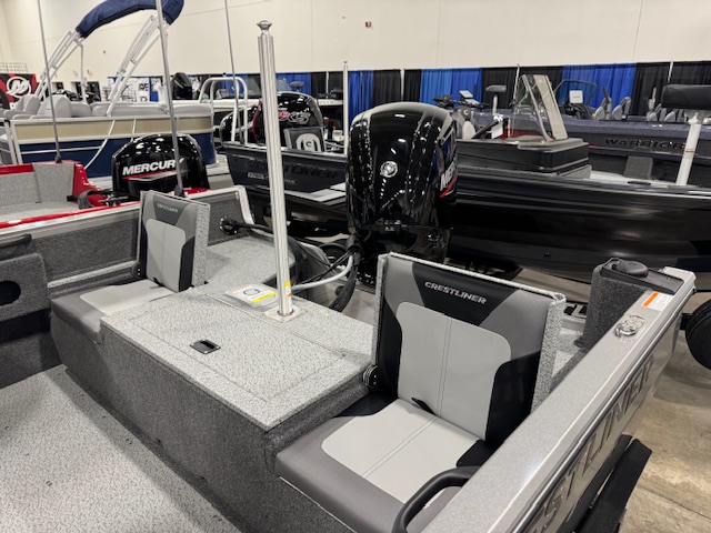 2025 Crestliner 1650 Hawk Side Console Jump Seat Powered by a Mercury 90hp Outboard - Image 5